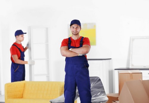 Free quote concept for Movers Battersea with moving boxes and checklist